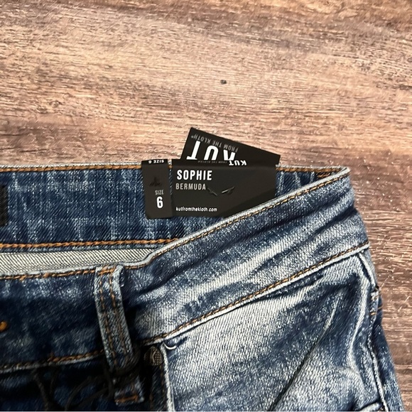 KUT from the Kloth Sophie Destruction Detail Fray Hem Bermuda Jean Shorts NWT - Picture 4 of 7